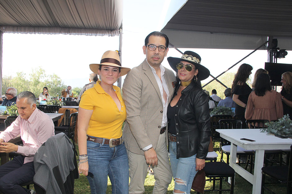 Yeriley Aguilar, Enrique Estrada y Ana Quezada