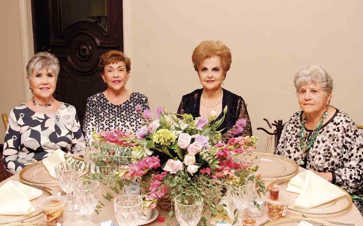 Gely Chavolla, Triny Chavolla, Nazira de Abisad y Rosita Farias / Fotos: José Chang