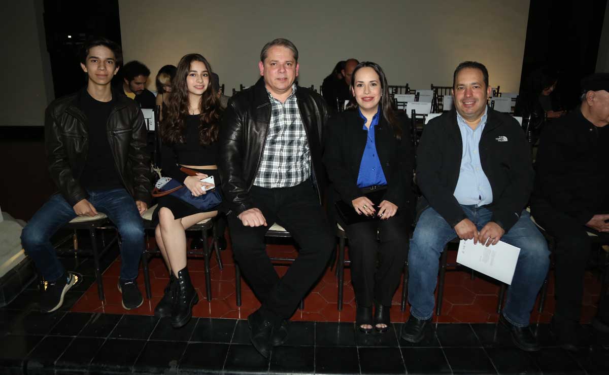 Adrián Peralta, Valeria Perlata, Fabio Peralta, Alejandra Martínez y Raúl Martínez / Fotos: Roberto Alvarado