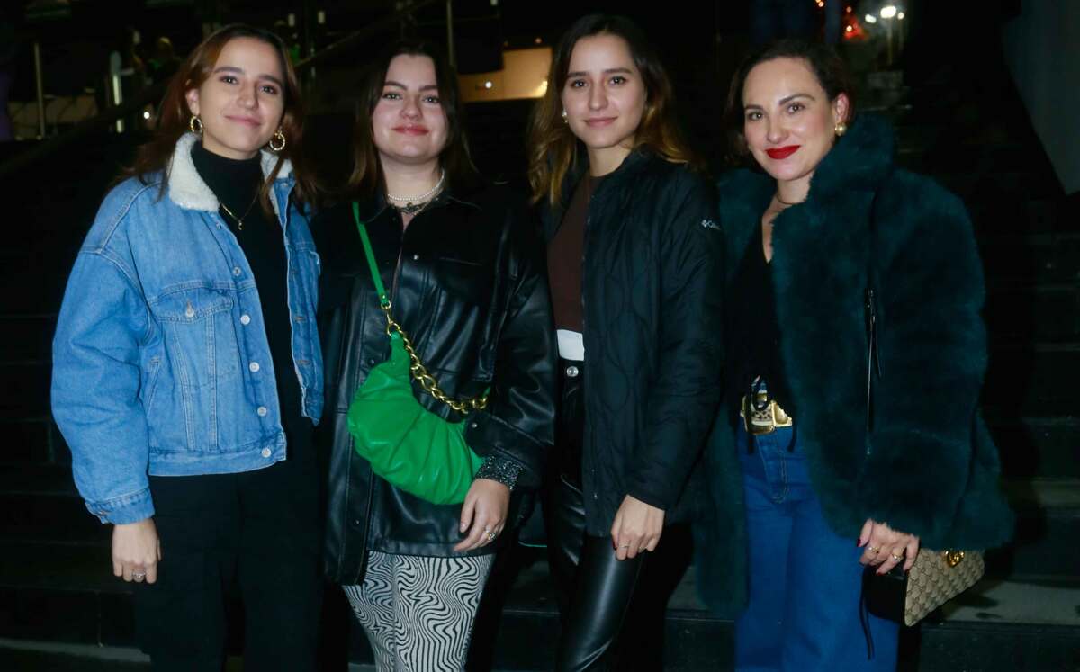 Cristina Guajardo, Roberta Herrera, Cordelia Guajardo y Thelma Herrera