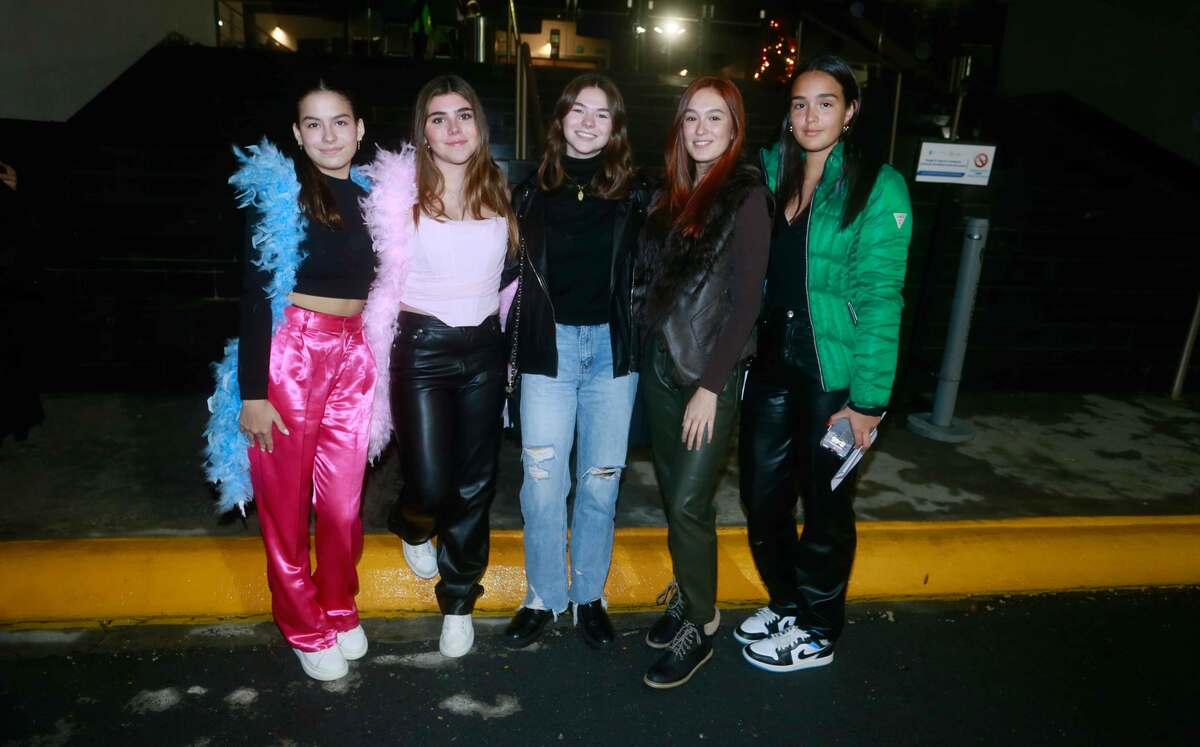 Ely Villarreal, Mónica Benavides, Paulina Navarro, Ana Paula Odriozola y Juliana Odriozola