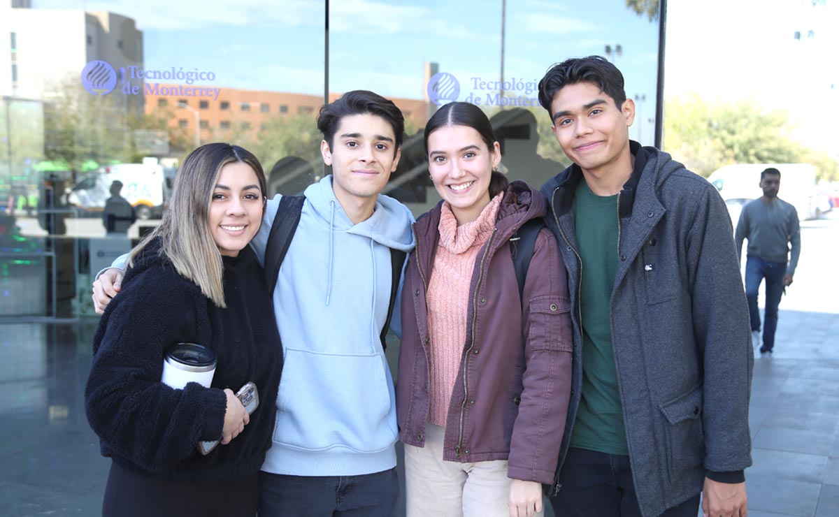 Hannia, Santiago, Lucía y Jassiel