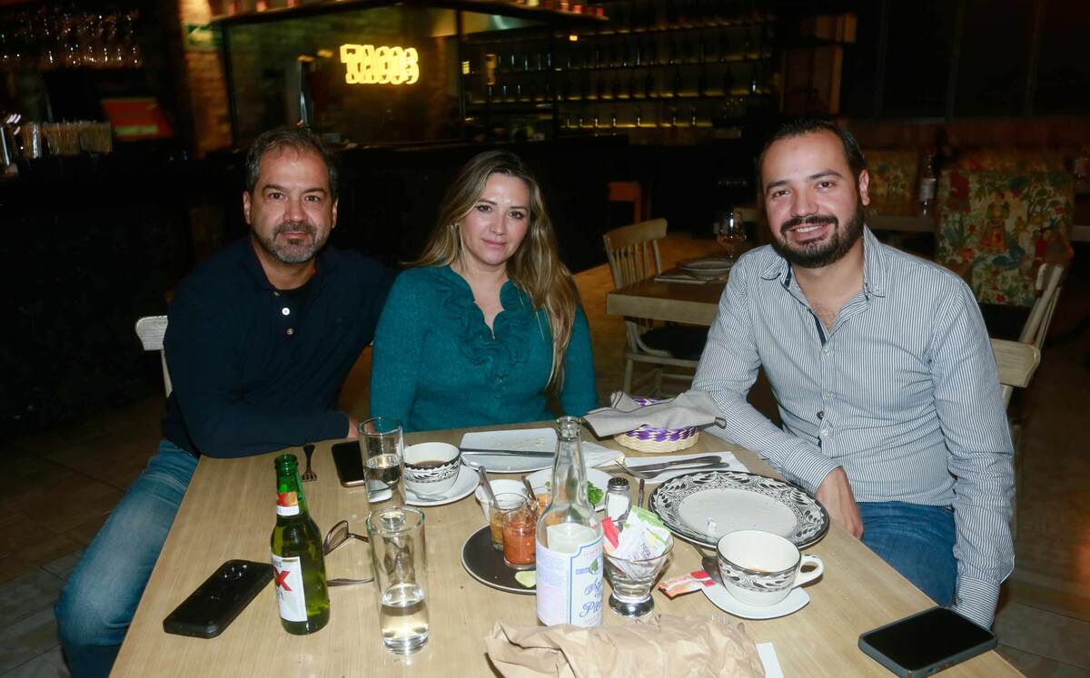 Hugo González, Irma Pinelo y Javier López