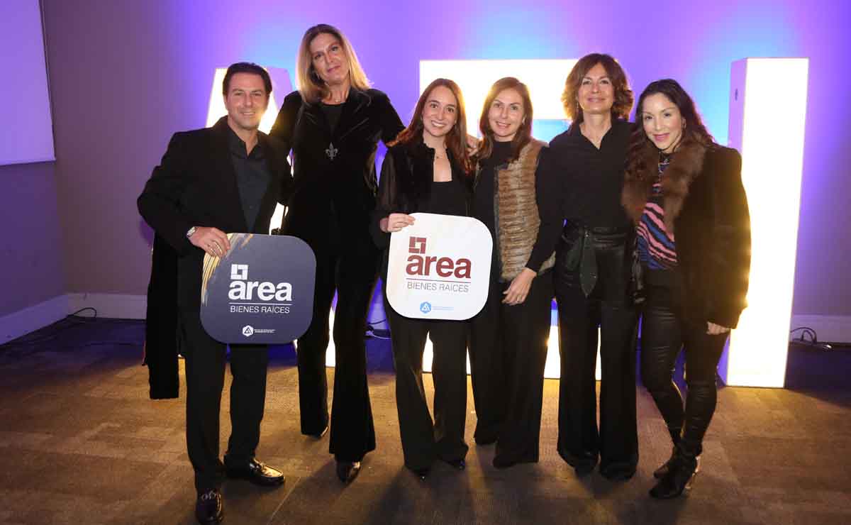 Ricardo Doddoli, Carmen Padilla de Garza, Andrea Martínez, Flor de Monrroy, Lusma Villarreal  y Bety Guerra / Fotos: Roberto Alvarado