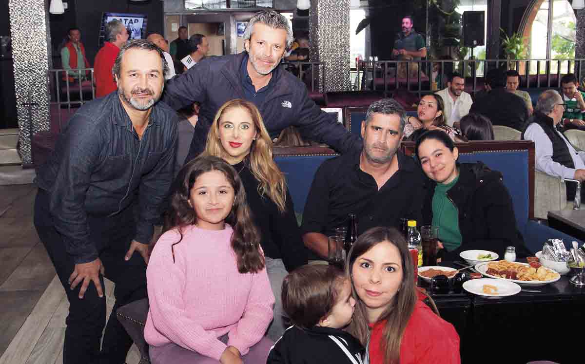 Leandro Elizondo, Pepo Mathieu, Andrea Leal, Eduardo Mohamar, Alejandra Aragón, Carmen Elizondo, José Antonio Mathieu y Mayte Meza / Fotos: José Chang