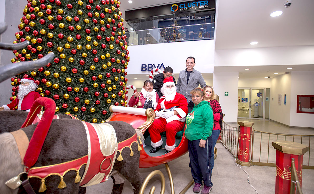 Nuevo Molino dió la bienvenida a la Navidad con el encendido del árbol