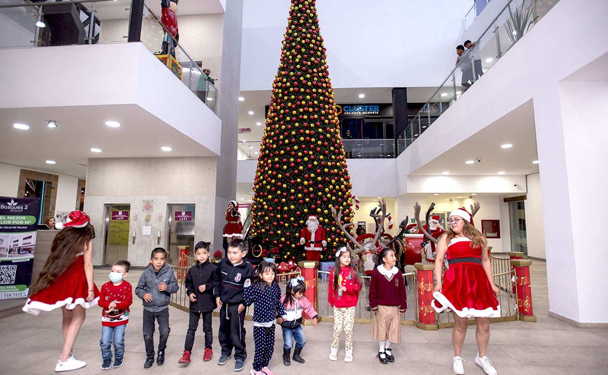 Nuevo Molino dió la bienvenida a la Navidad con el encendido del árbol