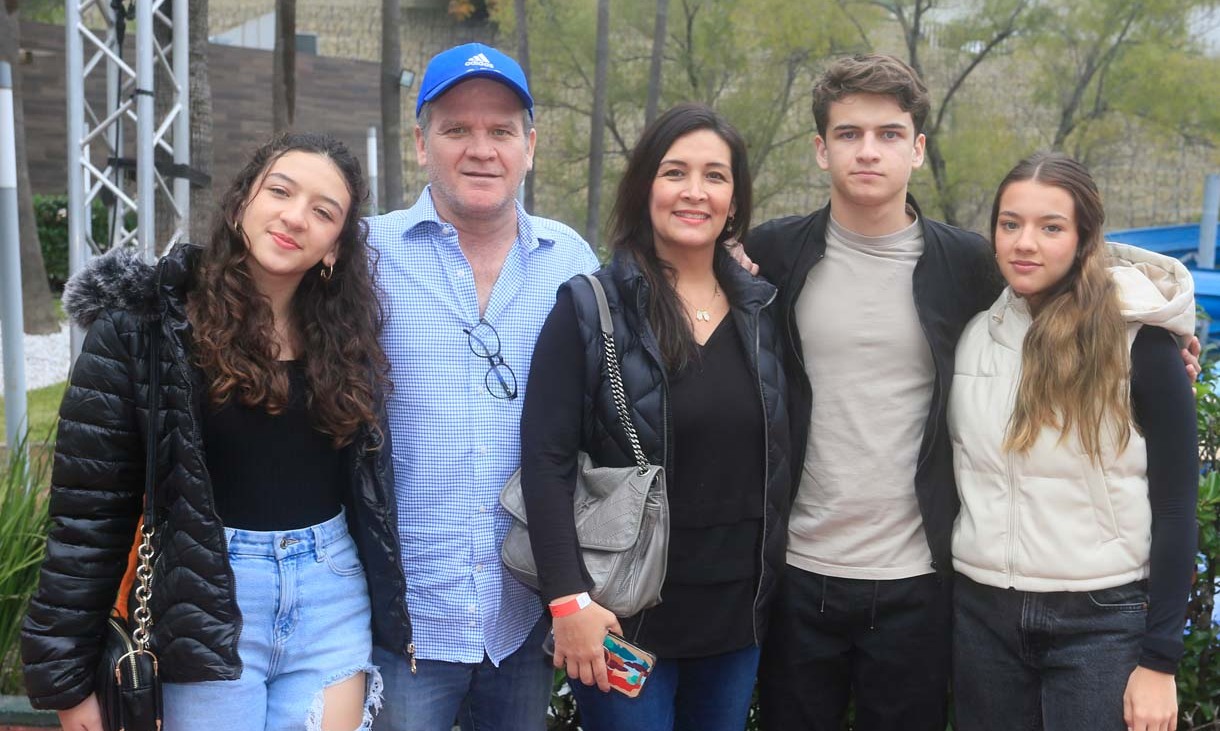 Maria Gómez Junco, Alejandro Gómez Junco, Silvia Ruíz de Gómez Junco, Alejandro Gómez Junco y Marela Gómez Junco