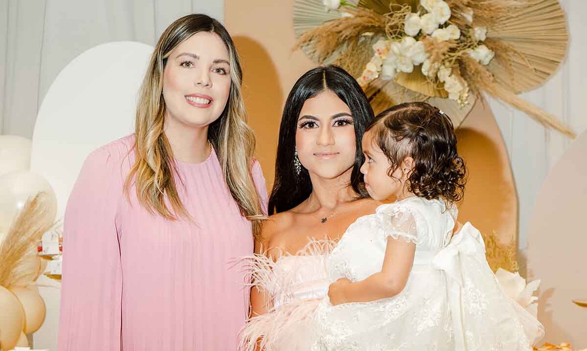 Larissa Adam, Mónica Martínez y Amanda Ortíz