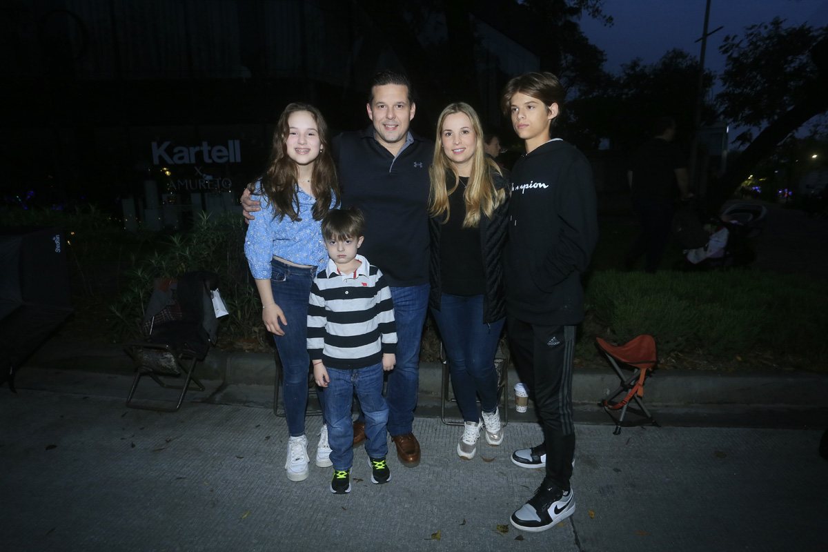 Carolina Santos, Fabrizio Santos, Nora Treviño, Fabrizio Santos y Gabriel Santos