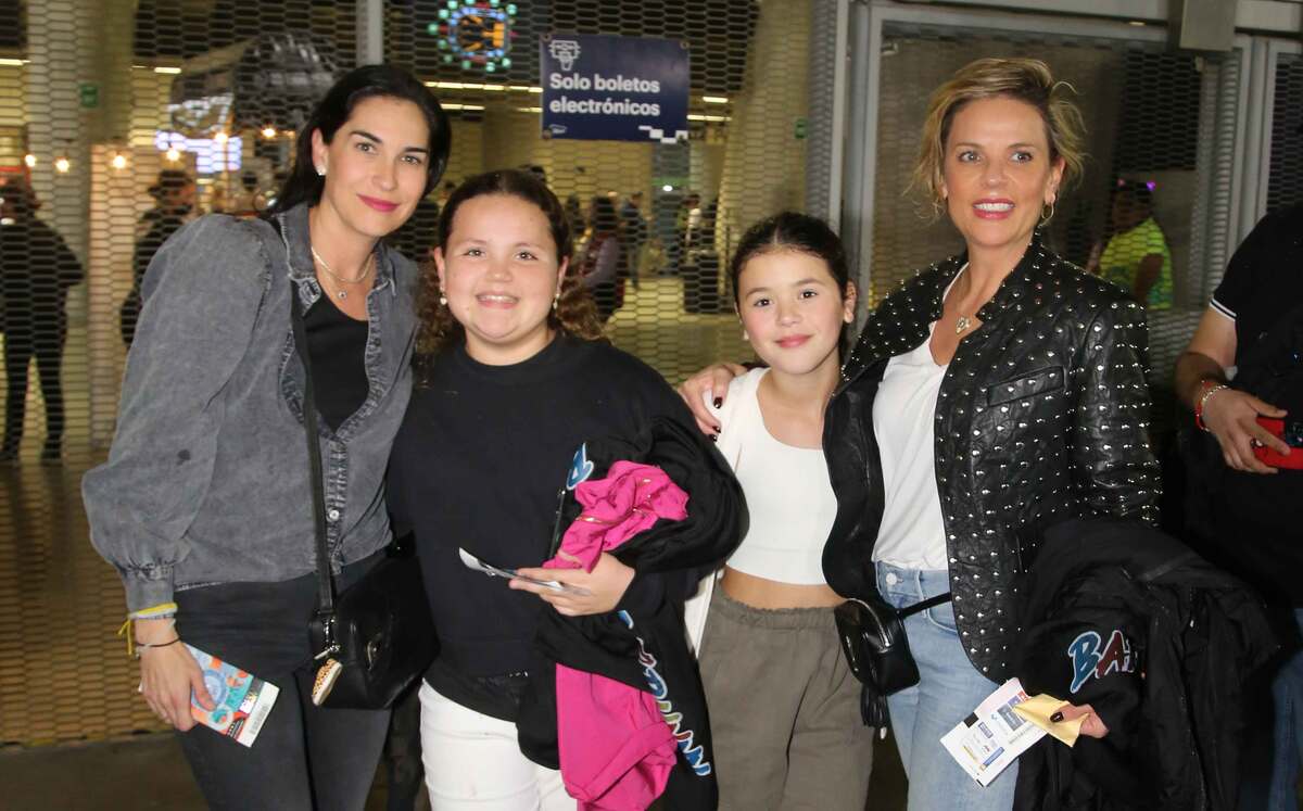 Cristina González, Eva Dobalina, Regina Rodríguez y Marcela de Dobalina