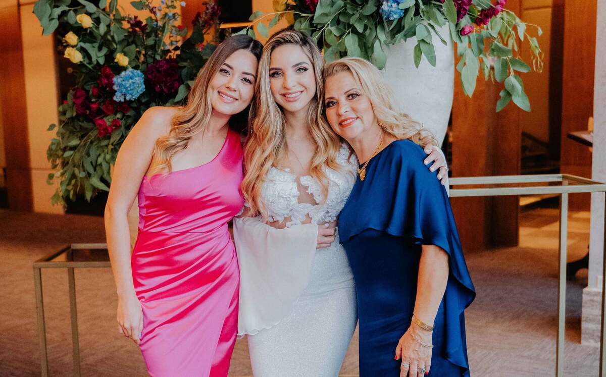 Isabel Andonie Junto a Lizbeth Moreno y Lisbeth Amero Vieyra