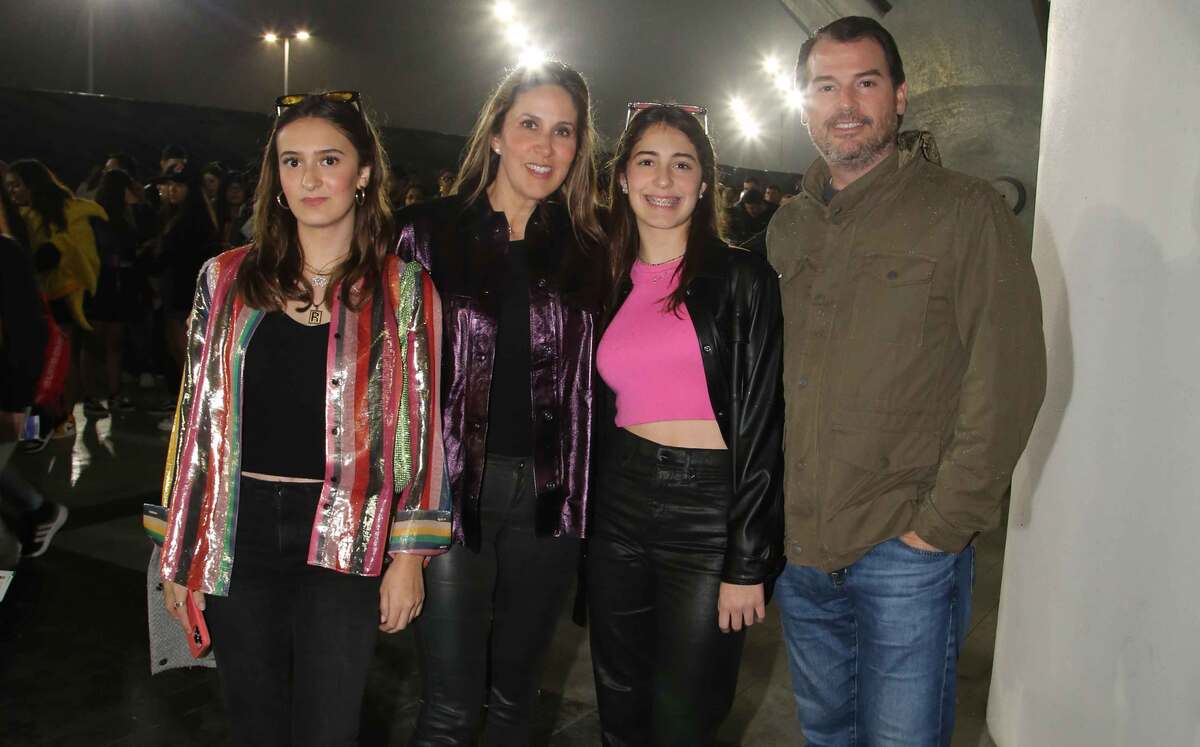 Regina Páez, Maca Ramírez de Páez, Lucía Páez y Pablo Páez
