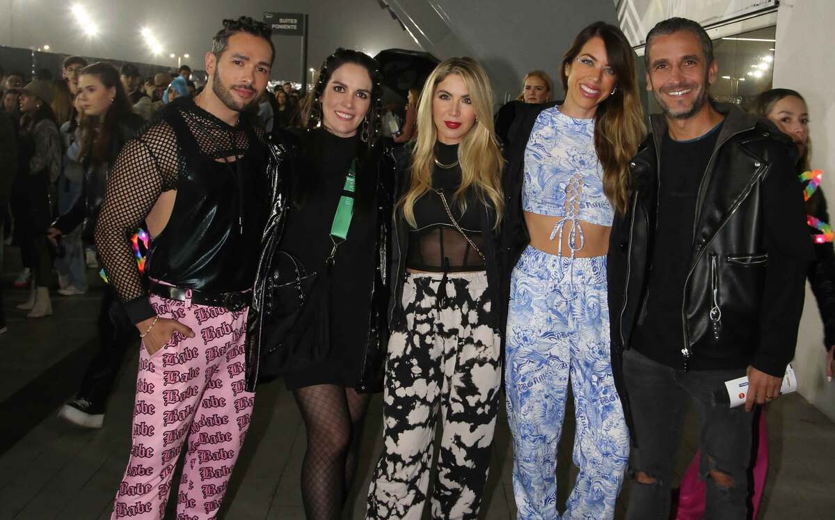 Tony Olmos, Ivanna Dieste, Caro Bravo, Érika Arcaute y Carlos Berard