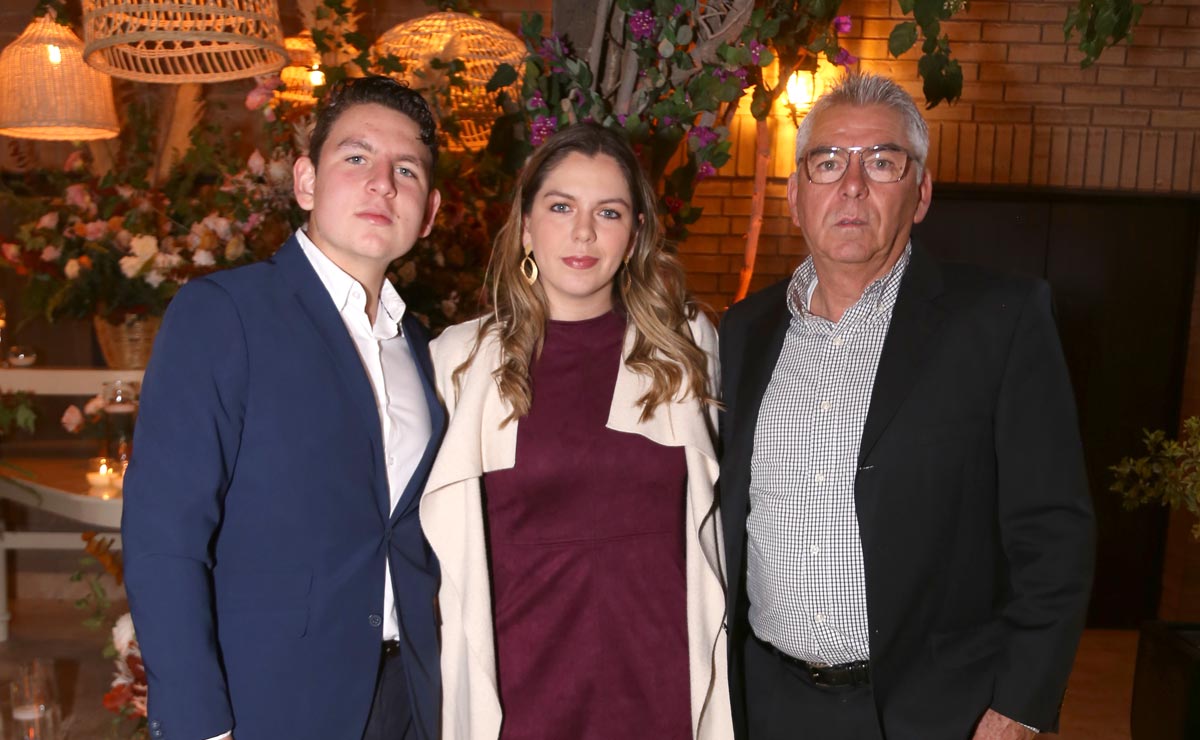 Santiago, Regina y Abelardo