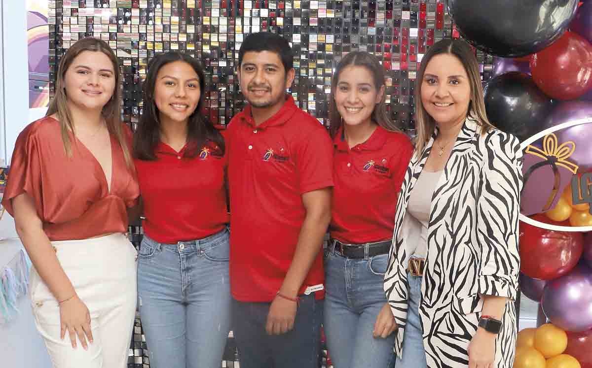 Zayra López, Amy Badillo, Daniel Villegas, Julia Morales y Erika Ponce / Fotos: Dennis Hernández