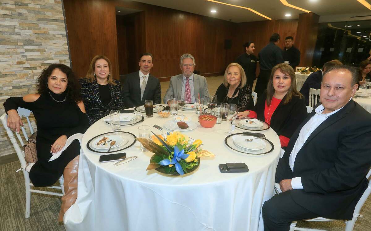 luly gallegos Caty Bulnes, David Morales, Jaime Zavala, Adriana Villarreal, Claudia Álvarez de Vota y Pedro Vota