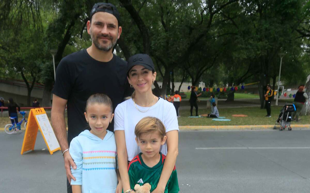 Renaldo Bozic, Mayra Tinajero, Frida Bozic y Reni Bozic