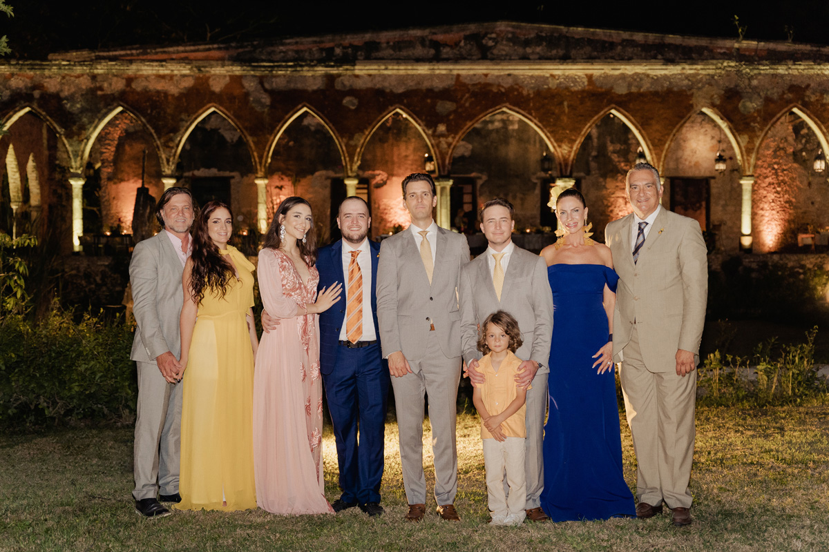 René Strickler, Rubí cardozo, Jade Meier, Andrik Strickler, Manuel Alonso, Yannick Strickler, Ian Strickler, Patricia rangel y Rafael calva