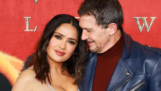 Salma Hayek deslumbra con vestido de transparencias y corset (Foto: Getty Images)