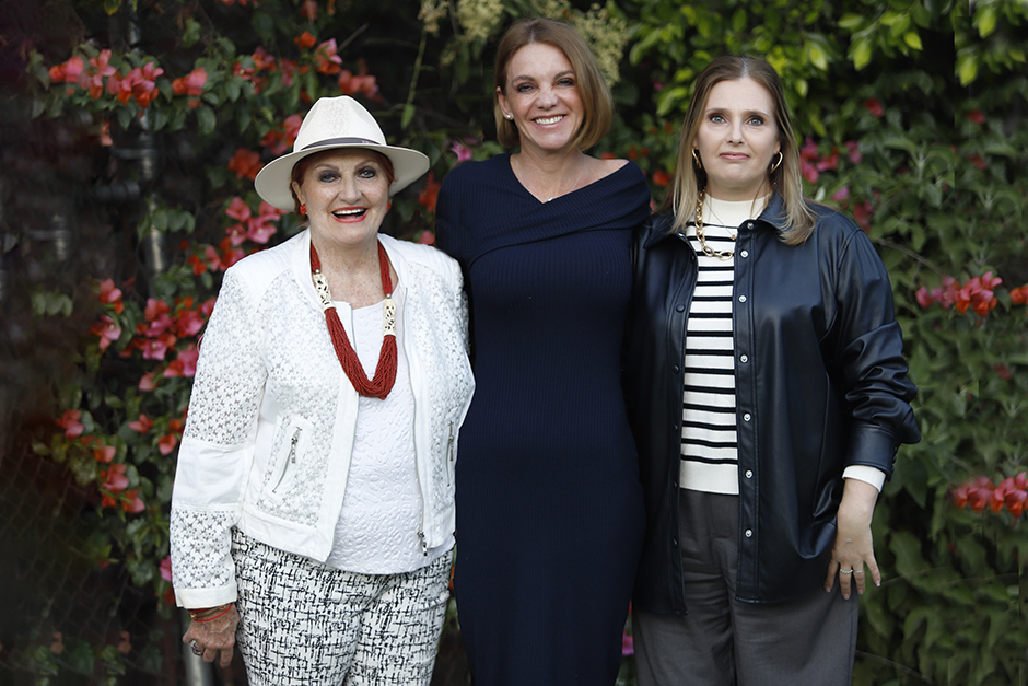 02 Carmen Gerini, Claudia González y Karen Gerini