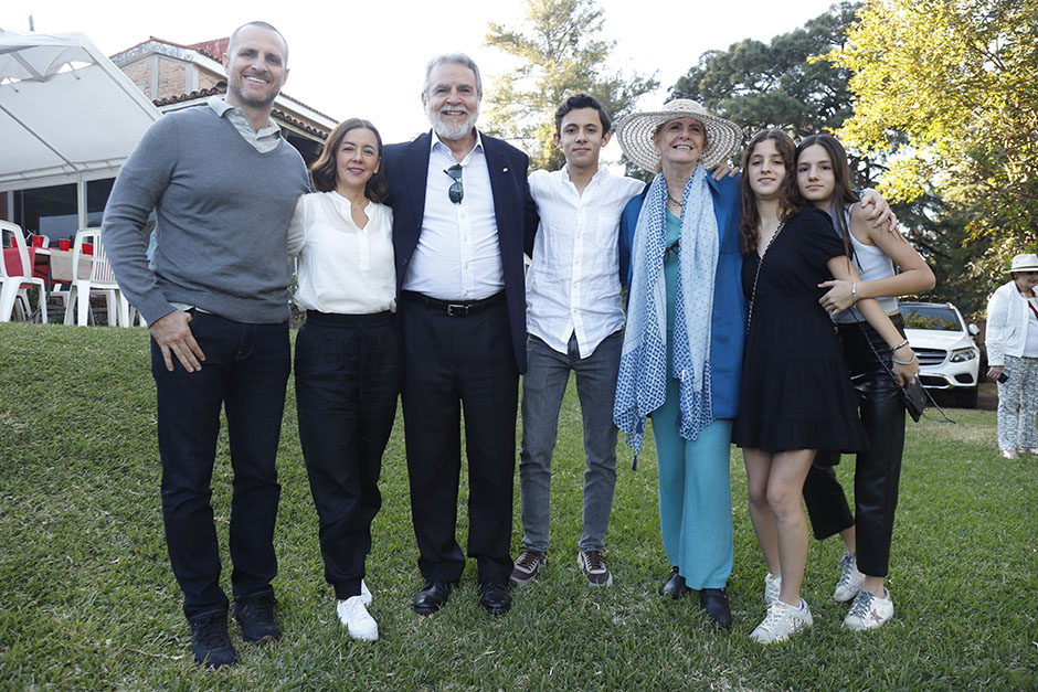 Giancarlo Juárez, Ana  Ceseña , Raúl Juárez, Diego Juárez, Rosella Gerini, Lucía Juárez e Inés Juárez