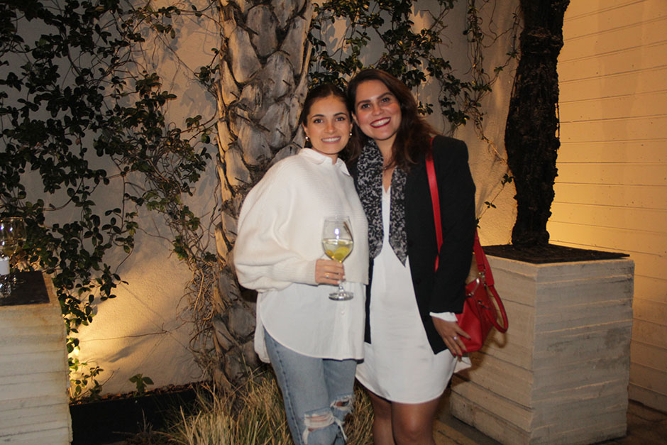 Ana Paula de la Cerda y Diana Sabina.