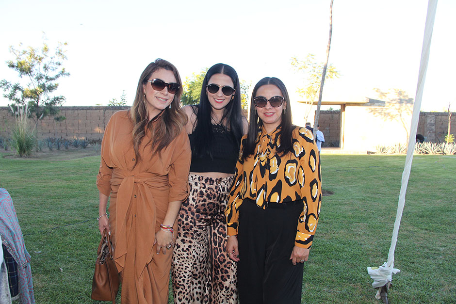 Azucena Muro, Betty Soto y Liliana Sánchez.