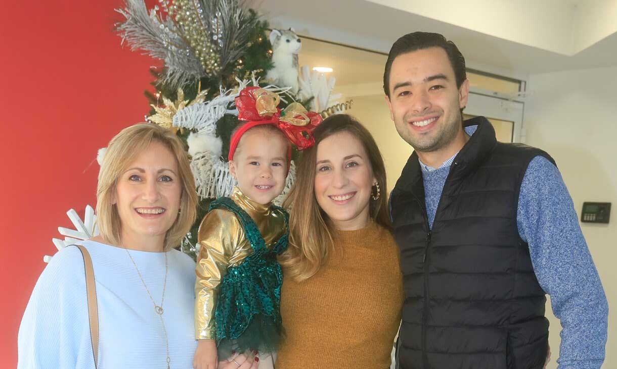 Nora Andrade de Guajardo, Nora Bernaldés, Nora Guajardo y Mauricio Bernaldés