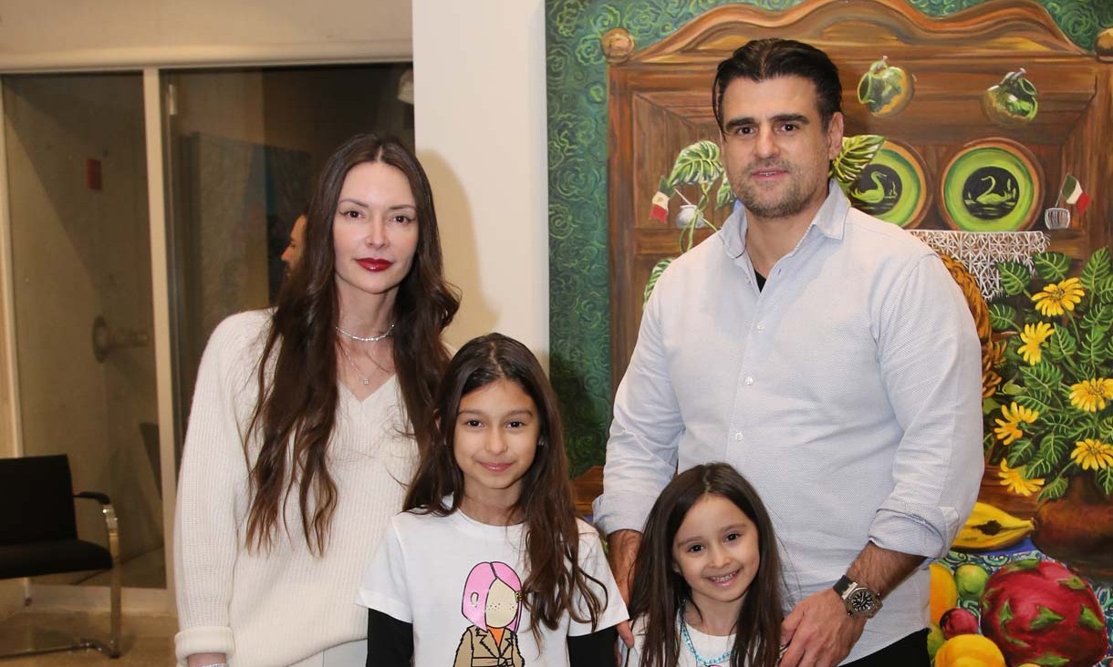 Brenda Martínez de Saldívar, Zoé Saldívar, Nicole Saldívar y Fernando Saldívar