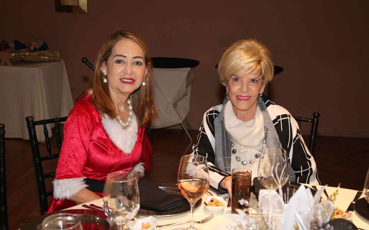 Carmen Herrera y Rosy Cabrera de Zambrano