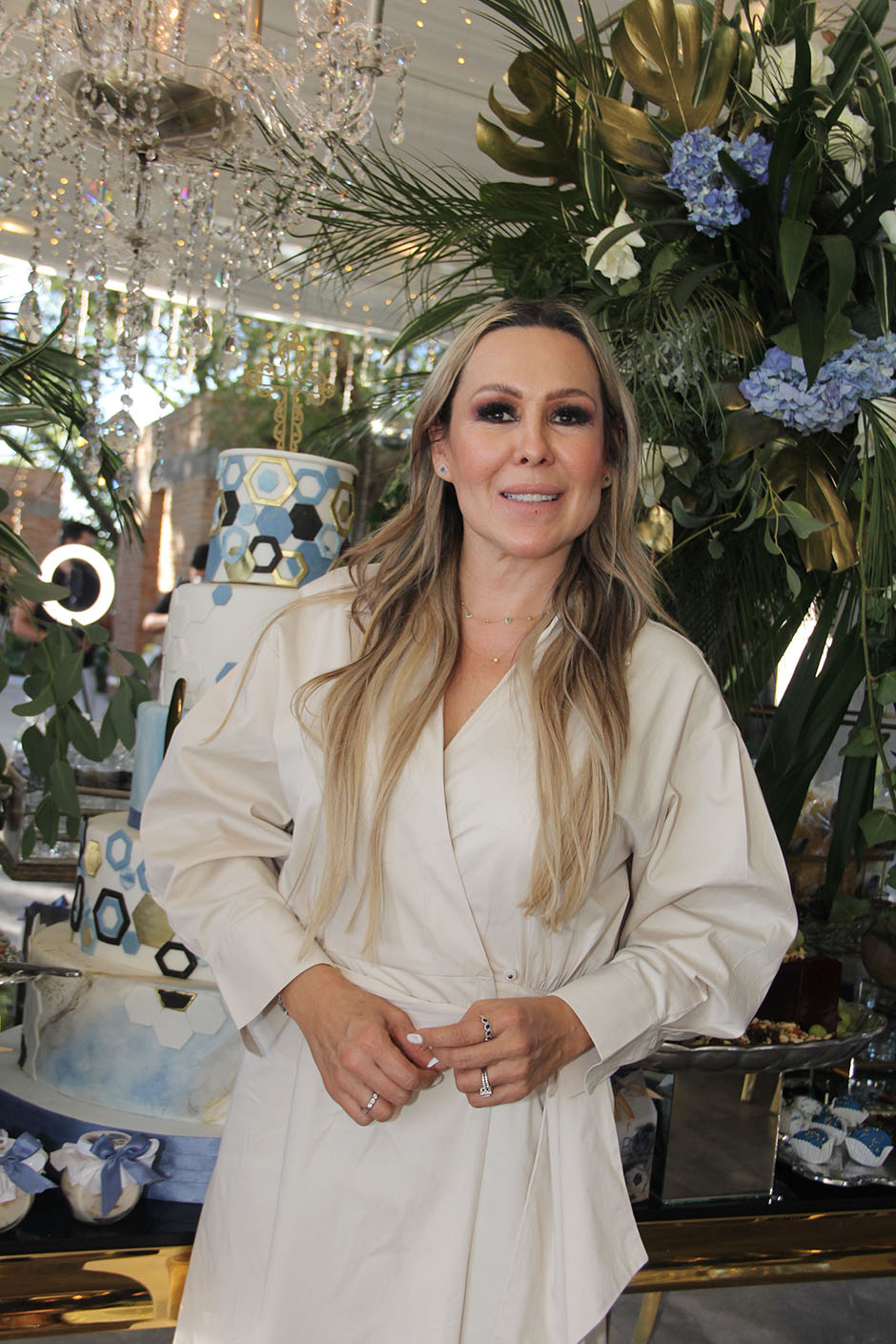Deyanira Amillano.