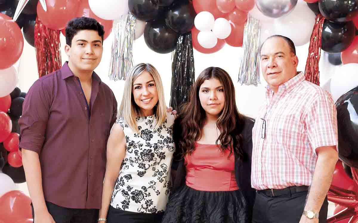 Eduardo Manzur, Sandra Alvarado, Ana Gaby Manzur y Eduardo Manzur/ Fotos: José Chang