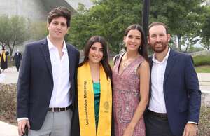 Joaquín Madaria, Martha Ortega, Daniela Ortega y Roberto Guzmán. Fotos: Roberto Alvarado