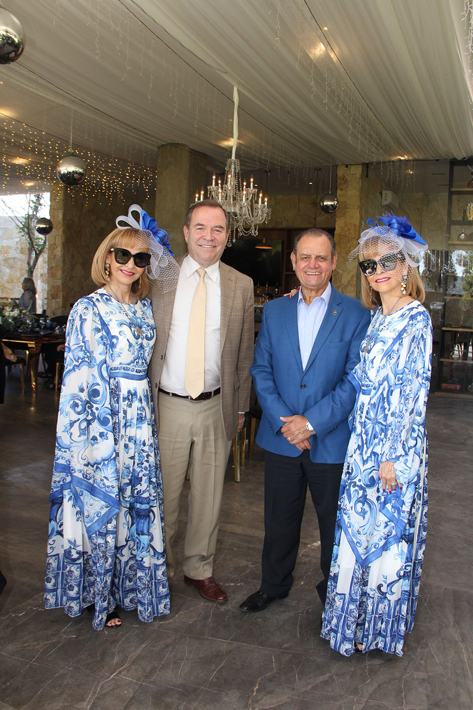 Thais Loera Roger Smith, Víctor Manuel González y Esperanza Loera.