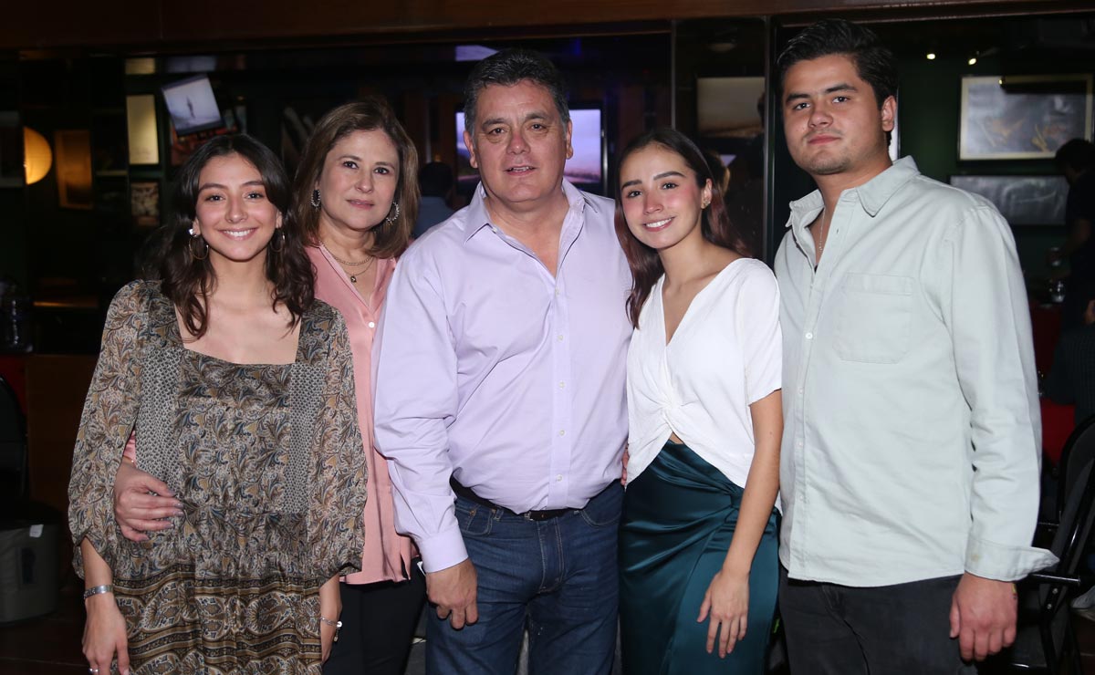 Noelie, Noelie, Paulo, Paula y Paulo
