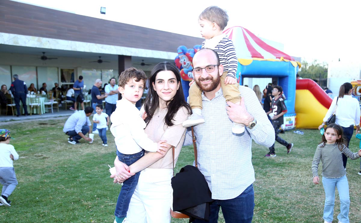 Santiago, Sofía, Omar y Pablo