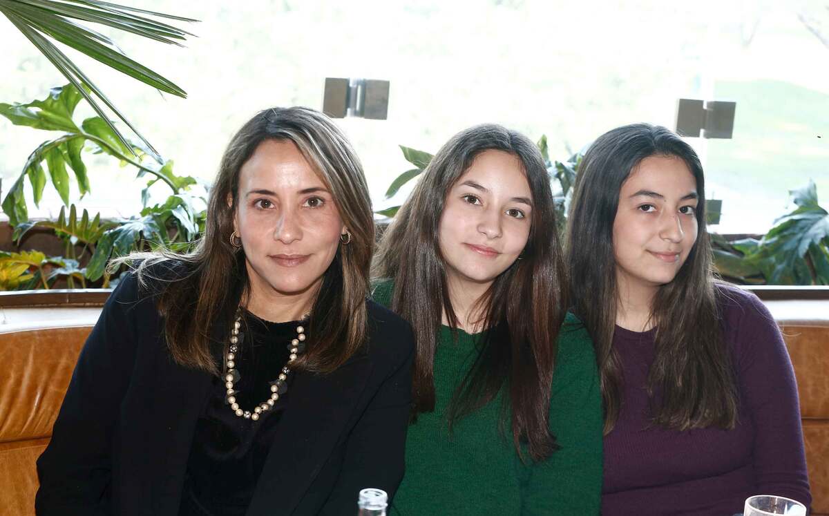 Alejandra Quintanilla, Romina Villarreal y Carola Villarreal