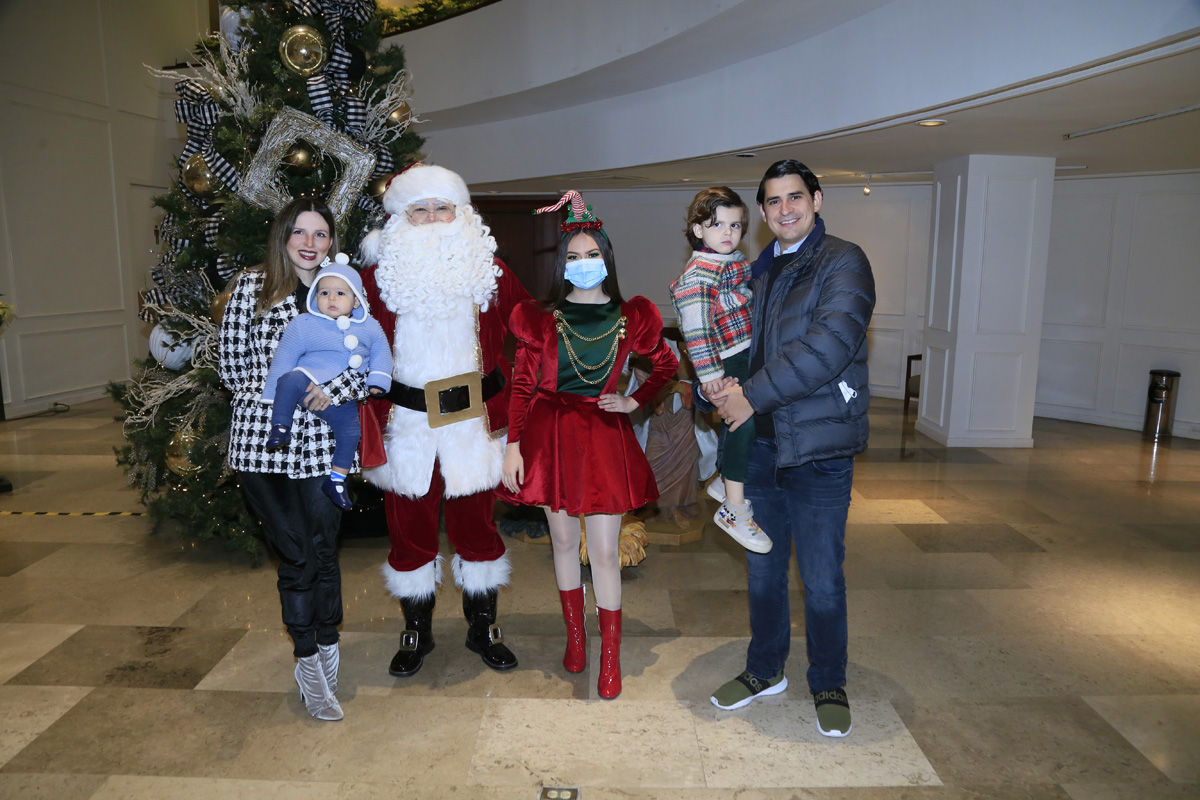 Alejandra Wise, Daniel Viesca, Gabriel Viesca y Gabriel Viesca