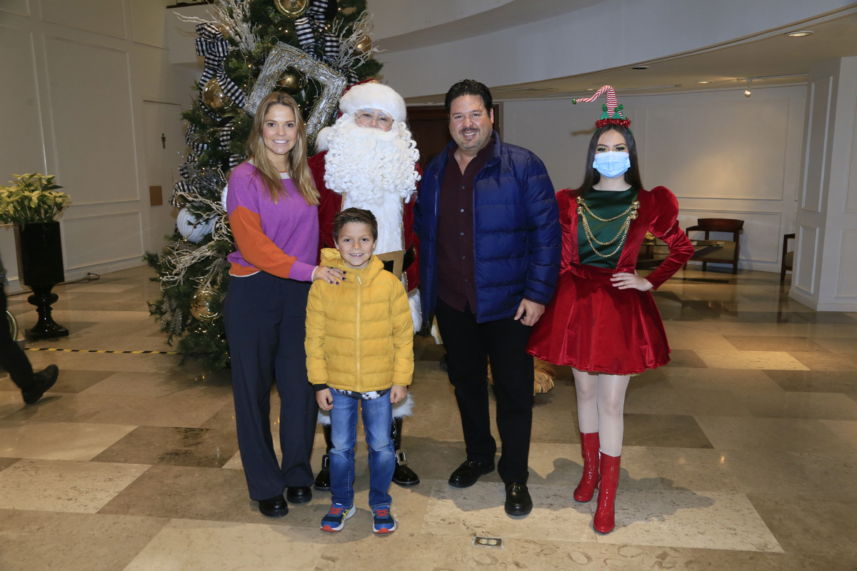 Denisse Guerra de Guzmán, Adrián Guzmán y Javier Guzmán