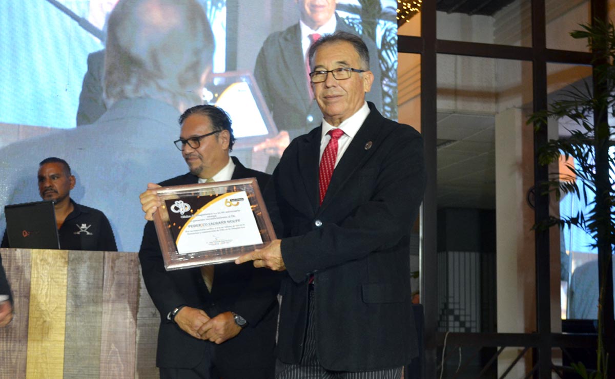 Dr. Federico Saldaña