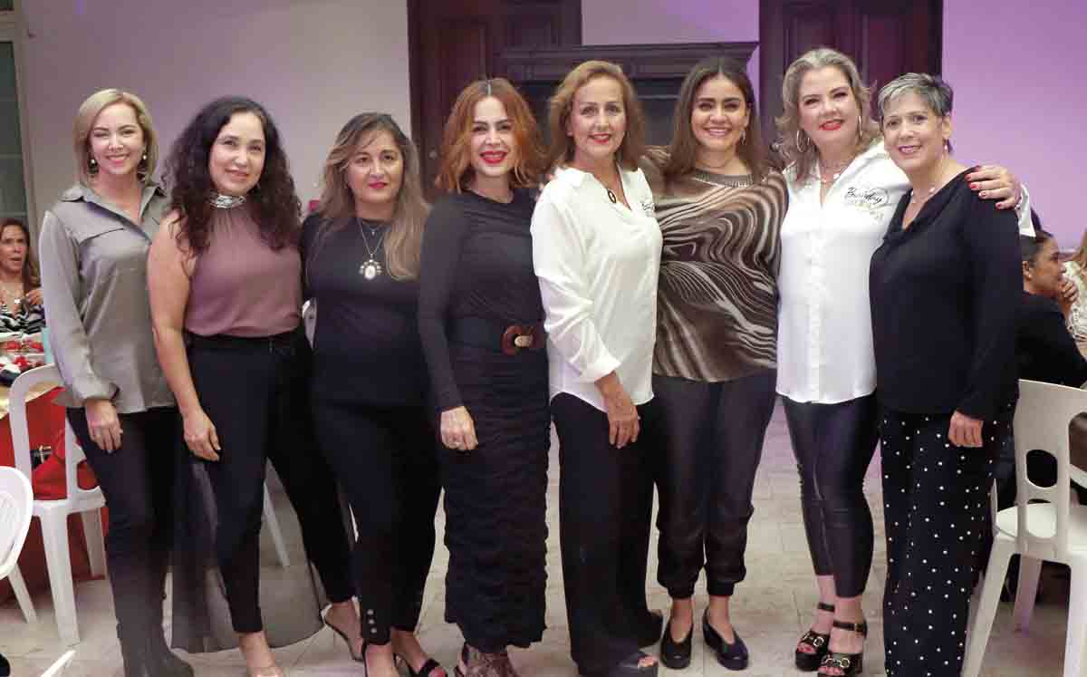 Analú Ruiz, Sandra Fanjon, Marcela Vázquez, Diana Terrazas, Susana Cárdenas, Claudia Zamudio, Geraldine Aillioud y Laura Meléndez / Fotos: Dennis Hern