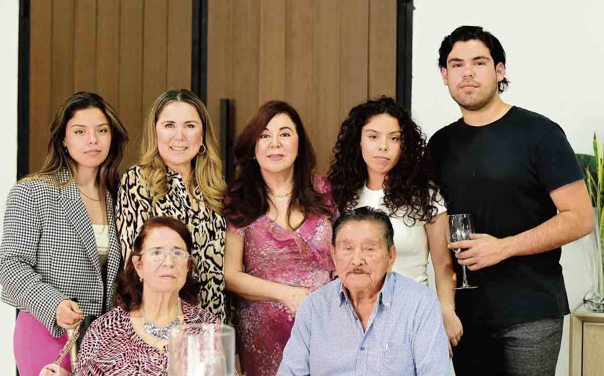 Daniela Gattás, Norma Gattás, Chely de Araujo, Paulina Gattás, Querim Gattás, Benilde Caballero y Manuel Medina / Fotos: Jairo Velázquez