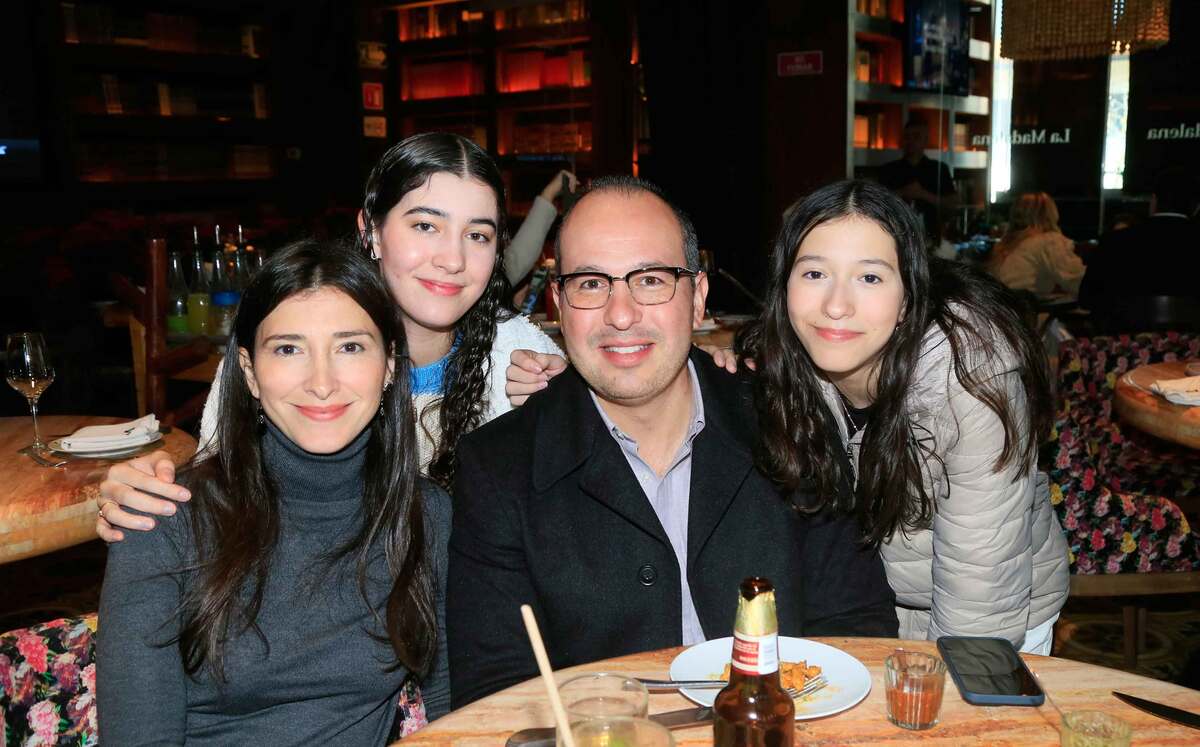Gabriela González de Rodríguez, Gabriela Rodríguez, Eduardo Rodríguez y Mariana Rodríguez