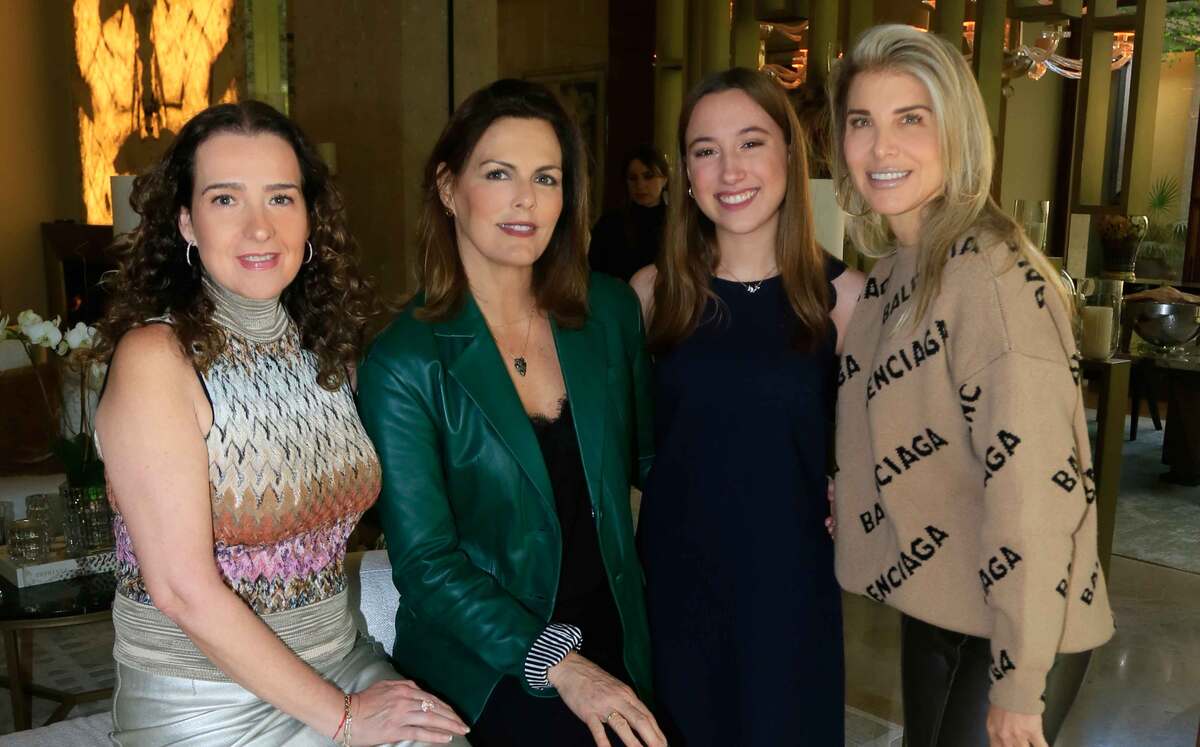 Karla Ferrigno de Jiménez, Rosa María Oliver de Blanco, Viviana Álvarez y Orly Marcuschamer de Dachner