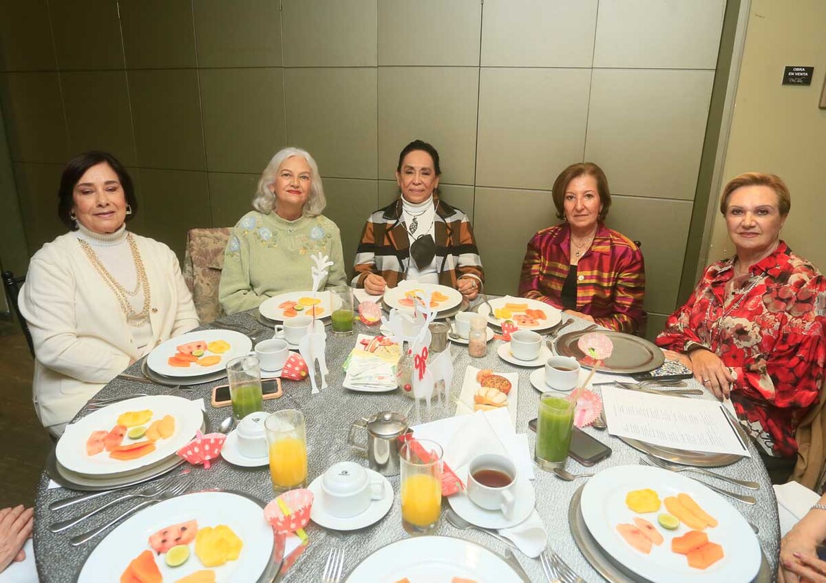 María Elena Zambrano, Verónica Domínguez, Rosa Margarita Múñoz, María Esthela Elizondo y Laura Solano