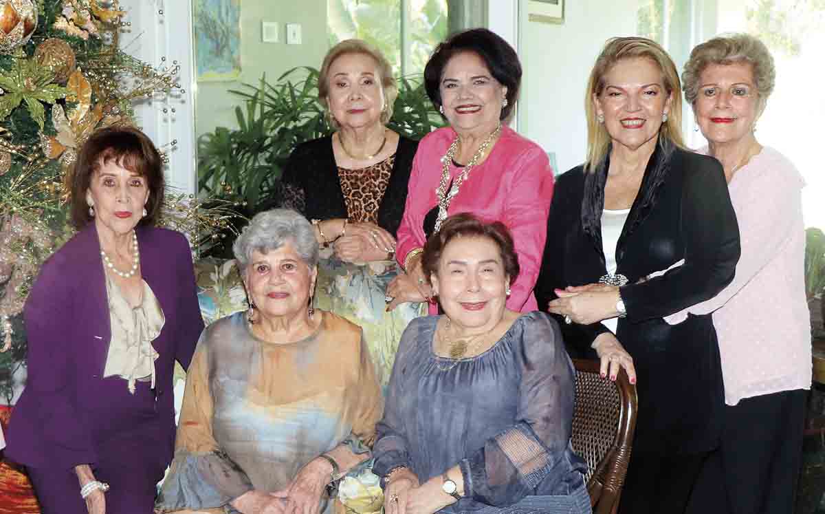 Ofelia de Rabago, Elsa Vázquez, Elvira del Campo, Hilda Osorio, Alicia Brictson, Rosita de García y Fina salas / Fotos: Dennis Hernández