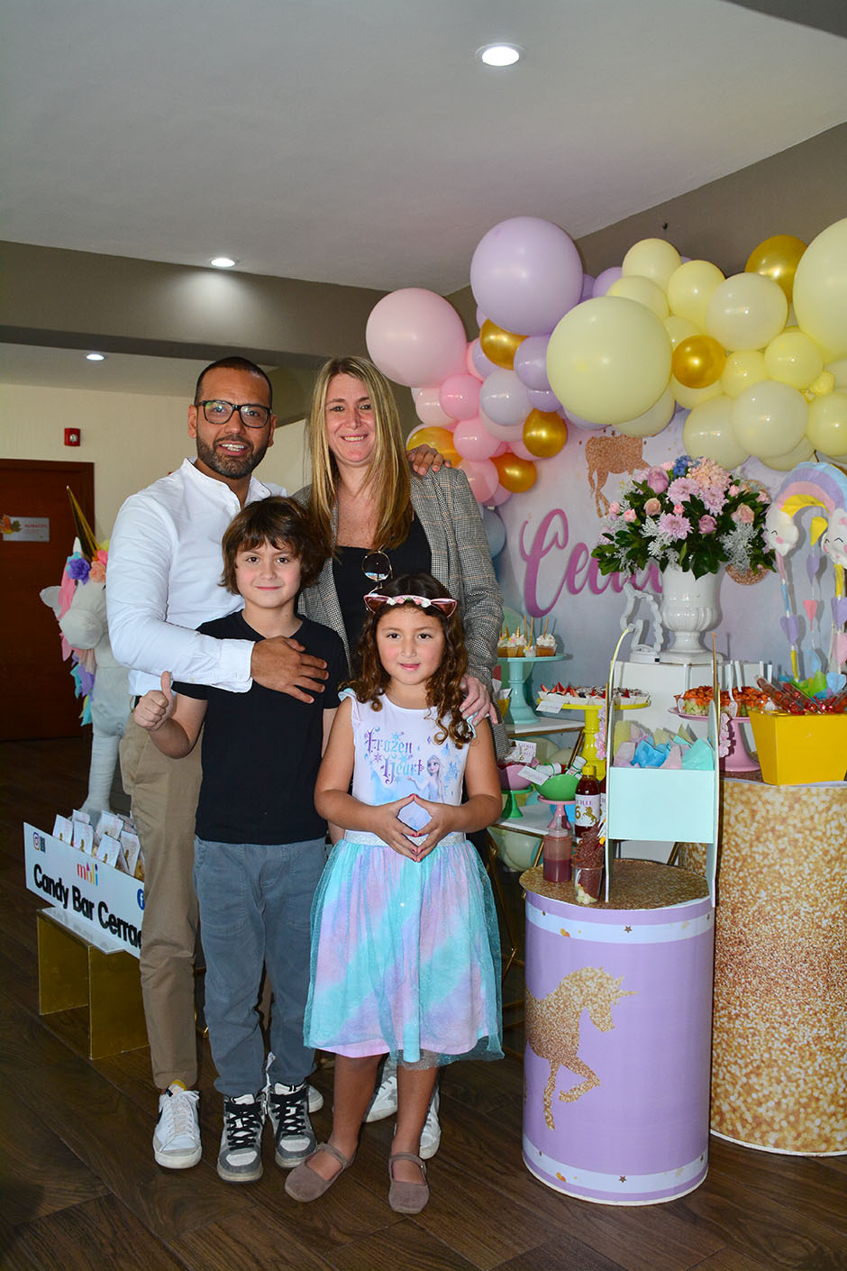 Joel Meza, Laura Fishman, Alex Meza y Cecille Meza