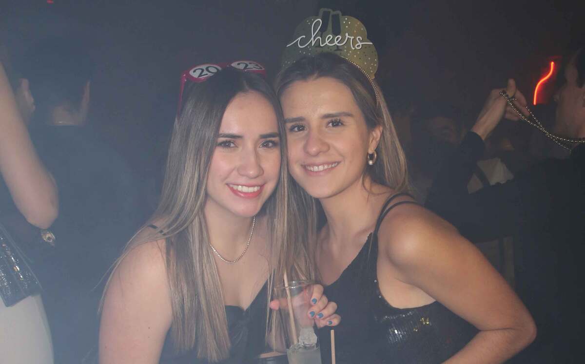 Andrea Cásarez y Valeria Theriot
