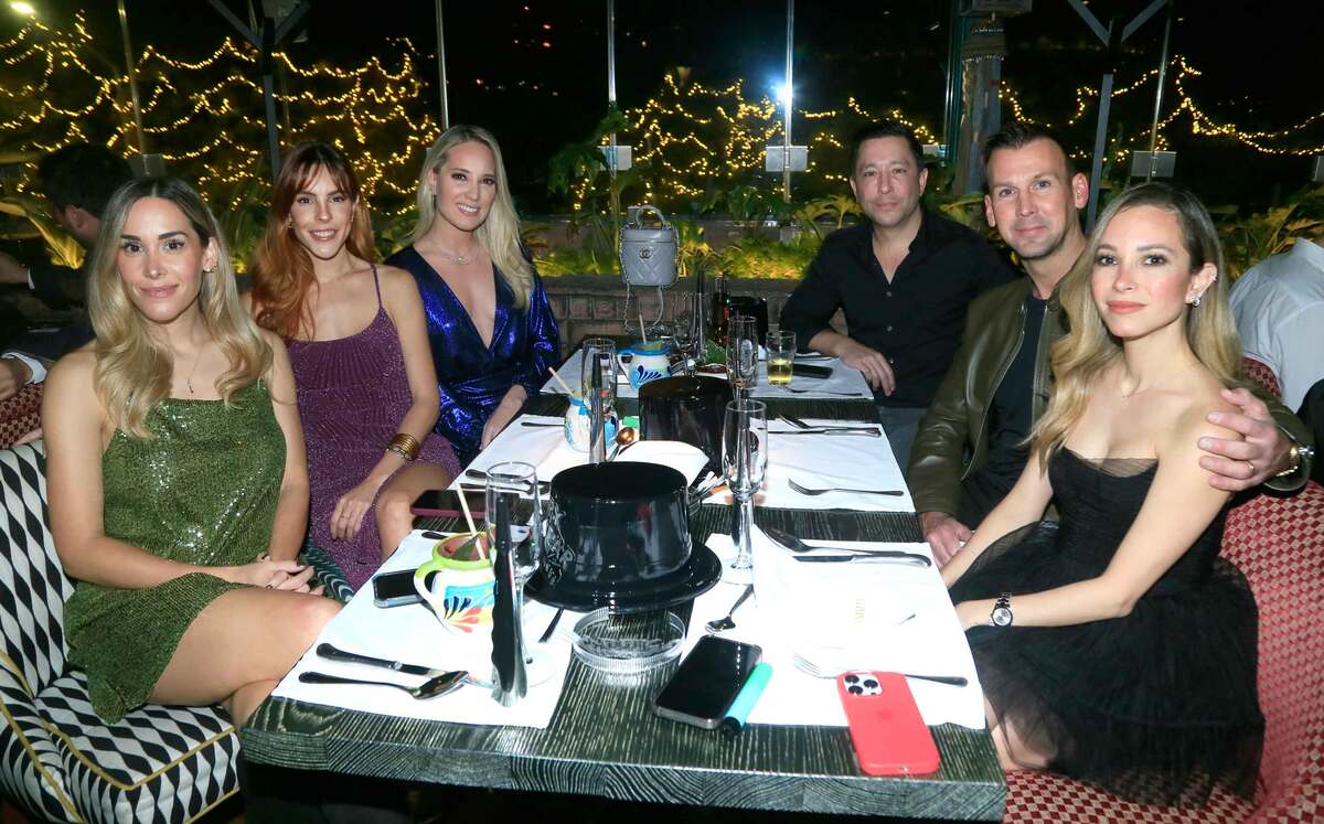 Daniela Treviño, Aranza Berlanga, Karen Cortés, Donato Muñoz, Rodrigo de León y Paula Cortés. Fotos: Roberto Alvarado. Daniel Saldívar, Omar Valdez